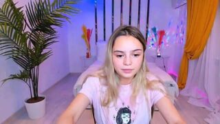 Adelina_Argent nude pussy closeups on cam for live sex video chat