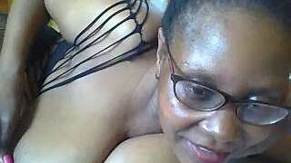 Africangal nude pussy closeups on cam for live sex video chat