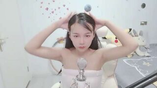 Aimee-li nude pussy closeups on cam for live sex video chat