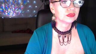 AimeeParadise@xh nude pussy closeups on cam for live sex video chat