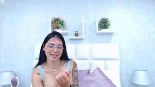 Alana_R nude pussy closeups on cam for live sex video chat