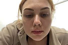 AlexxxaFoxy nude pussy closeups on cam for live sex video chat