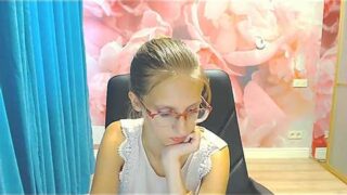 AliceAdams nude pussy closeups on cam for live sex video chat