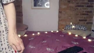 AliceeShy nude pussy closeups on cam for live sex video chat
