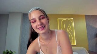 AliciaBliss nude pussy closeups on cam for live sex video chat