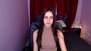 AlisaLink nude pussy closeups on cam for live sex video chat