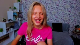 AlissonWow nude pussy closeups on cam for live sex video chat