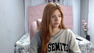 AmyWright nude pussy closeups on cam for live sex video chat