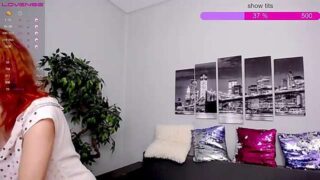AnnWoots nude pussy closeups on cam for live sex video chat