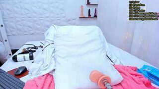 ariannyy nude pussy closeups on cam for live sex video chat