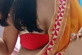 Brown_caramel nude pussy closeups on cam for live sex video chat