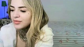 Bruna_Hollinger nude pussy closeups on cam for live sex video chat