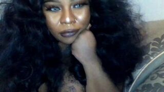 CamCumRepeat nude pussy closeups on cam for live sex video chat