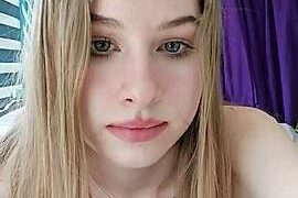 Candyflosz nude pussy closeups on cam for live sex video chat