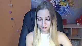 CarrrrieBradshaw nude pussy closeups on cam for live sex video chat