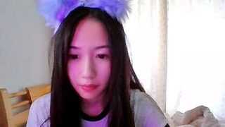 Cherrybombbb nude pussy closeups on cam for live sex video chat