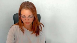 CherryOii nude pussy closeups on cam for live sex video chat