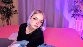 ChloeCharles nude pussy closeups on cam for live sex video chat