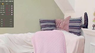 Chris_Cat nude pussy closeups on cam for live sex video chat