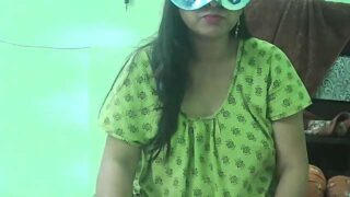 couplesuni nude pussy closeups on cam for live sex video chat