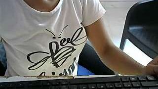 cutesarika nude pussy closeups on cam for live sex video chat
