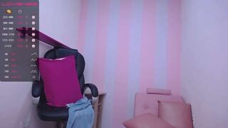 Dahianaprince nude pussy closeups on cam for live sex video chat