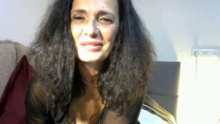 DreamMarianna nude pussy closeups on cam for live sex video chat