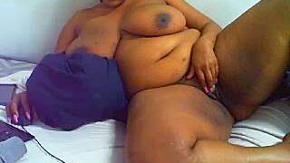 ebonylovely nude pussy closeups on cam for live sex video chat