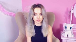 _Elina_Young nude pussy closeups on cam for live sex video chat