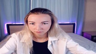 ErinDaay nude pussy closeups on cam for live sex video chat