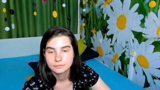 FIoraJones nude pussy closeups on cam for live sex video chat
