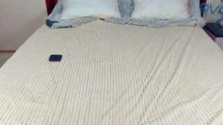FoxyShy nude pussy closeups on cam for live sex video chat