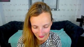 GiA__FLoReS nude pussy closeups on cam for live sex video chat