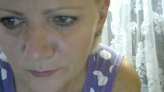 HelenLike nude pussy closeups on cam for live sex video chat