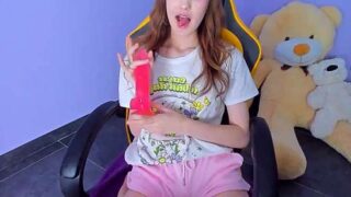 I_am_Iris nude pussy closeups on cam for live sex video chat