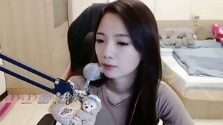 illy-cq nude pussy closeups on cam for live sex video chat