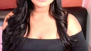 Indianhoney01 nude pussy closeups on cam for live sex video chat