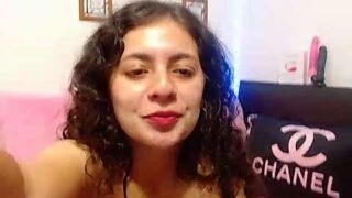 iris_sweeet_ nude pussy closeups on cam for live sex video chat