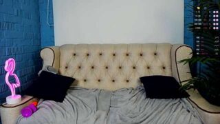 IsabelLuis nude pussy closeups on cam for live sex video chat