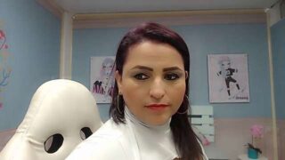 ivonecurvy_smile nude pussy closeups on cam for live sex video chat