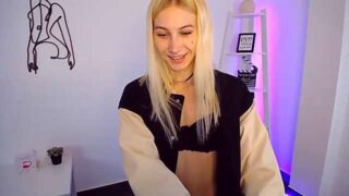 Jess_Anders_ nude pussy closeups on cam for live sex video chat