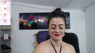 kagomme nude pussy closeups on cam for live sex video chat
