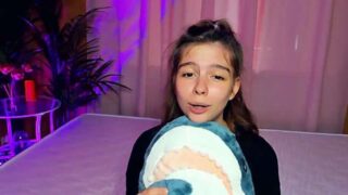 KasandraWest nude pussy closeups on cam for live sex video chat