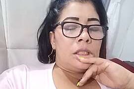 kiara_flores nude pussy closeups on cam for live sex video chat