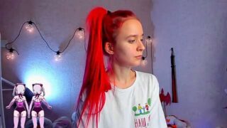 Kira-Li-Lime nude pussy closeups on cam for live sex video chat