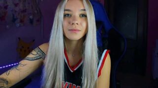 KittyImpressive nude pussy closeups on cam for live sex video chat