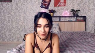 KlarisaLM nude pussy closeups on cam for live sex video chat