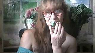 Kris_Tor nude pussy closeups on cam for live sex video chat