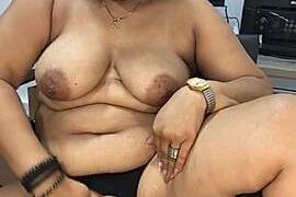 LaurieBronw nude pussy closeups on cam for live sex video chat