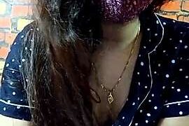 Lavanya_Shah nude pussy closeups on cam for live sex video chat